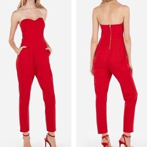 🎅🏻EXPRESS Red Strapless Jumpsuit 00🎄